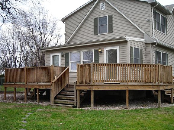 Rear wrap around deck