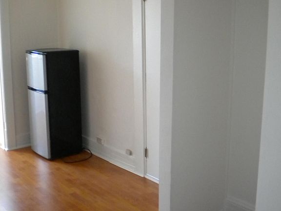 2nd image of 2408 S Grand Ave APT 8
