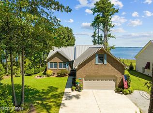217 Sailaway Ct, Havelock, NC 28532