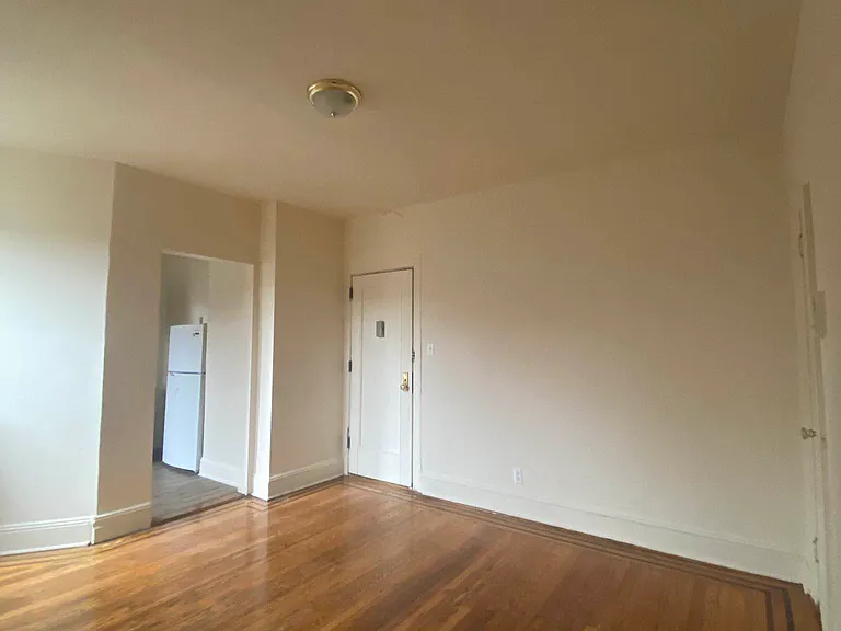 4014 67th St #3 — Photo 3