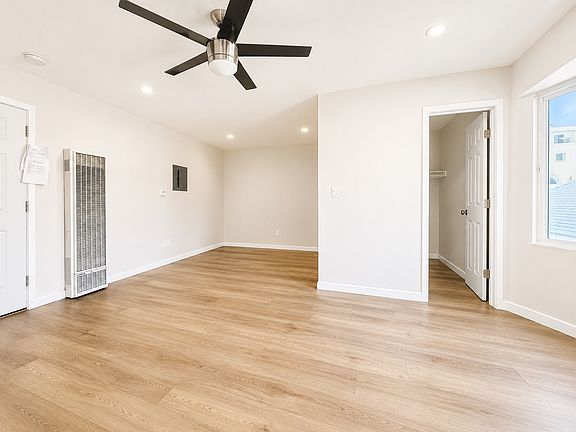 4th image of 00-1007 E Ocean Blvd #17