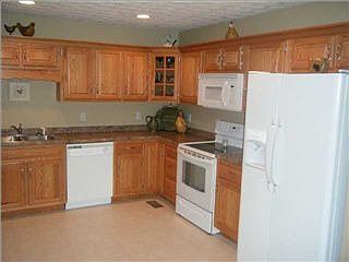 3rd image of 10137 Hunters Hollow Dr
