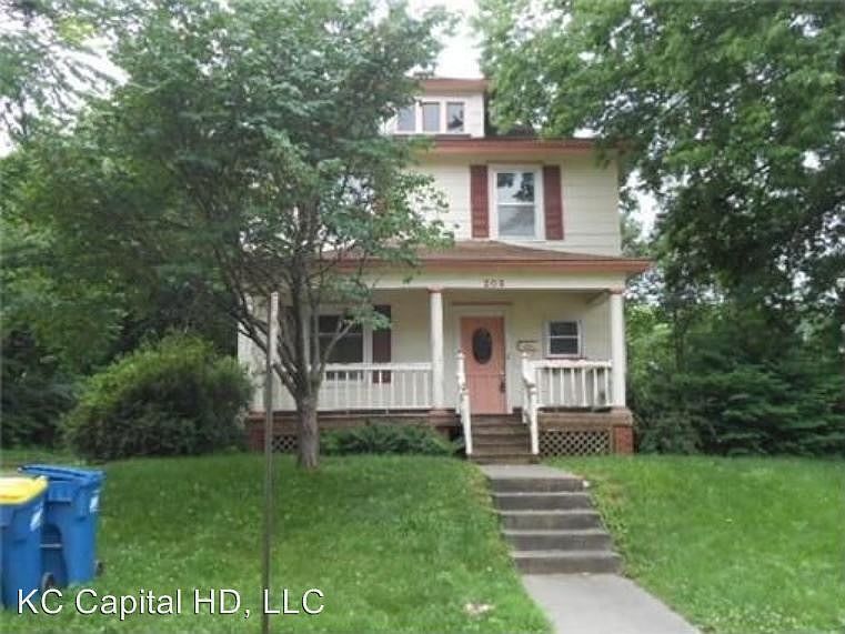 1st image of 203 E Brown St