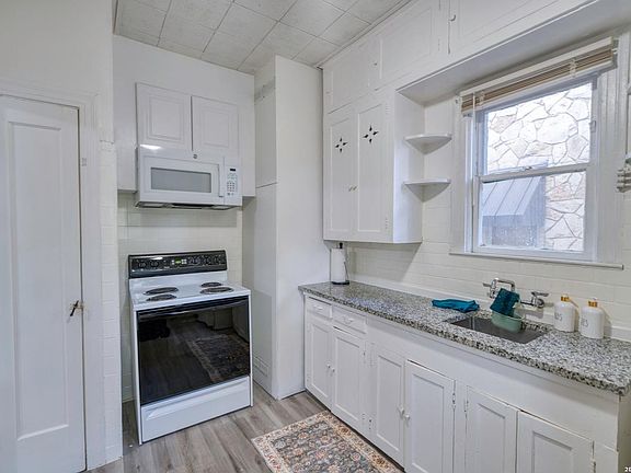 4th image of 311 E Lullwood Ave