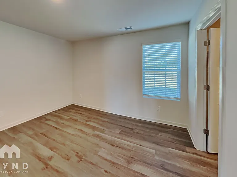 6807 Hardwick Ln — Photo 8