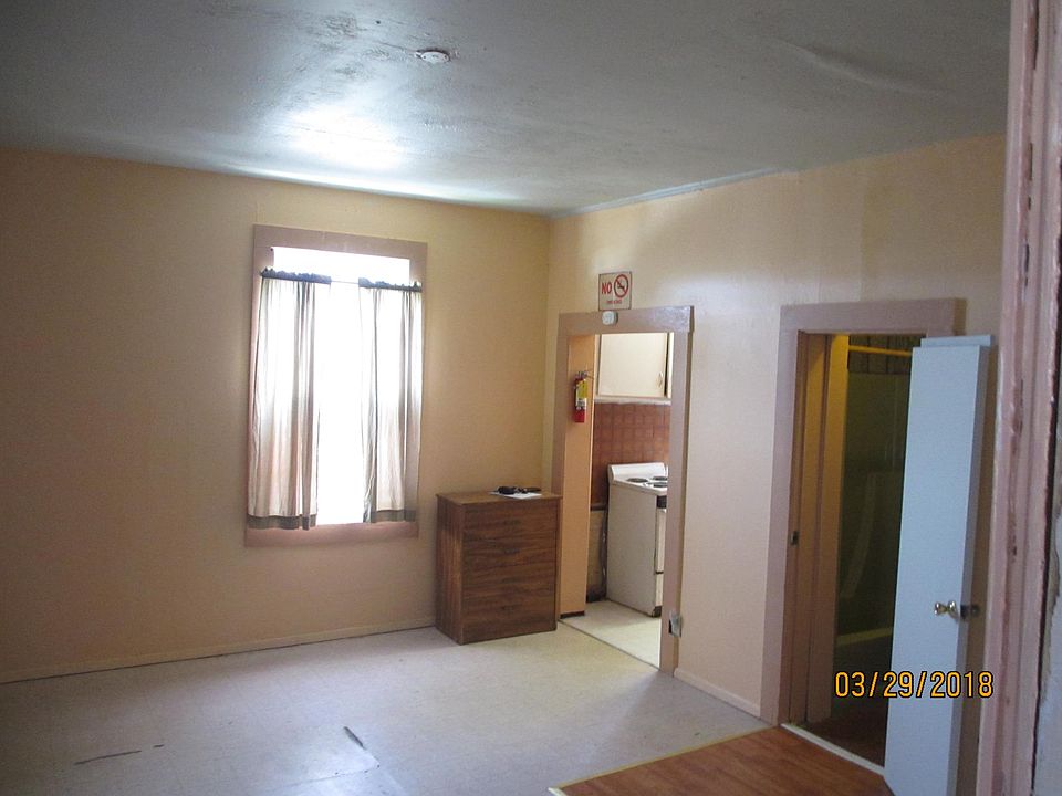 2nd image of 1505 J St APT 5