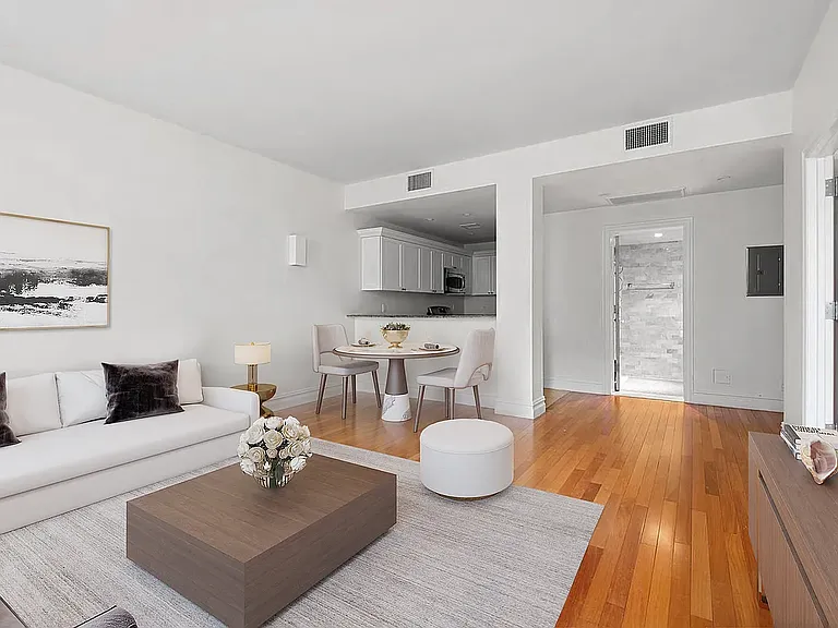 154 W 70th St #4D — Photo 3