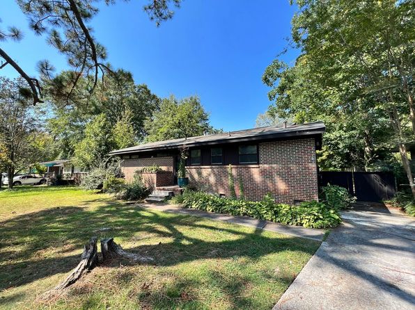 160 Woodside Dr