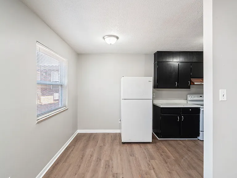 2716 Holbrook Dr #1 — Photo 5