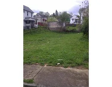 666 Braddock Ave photo 1