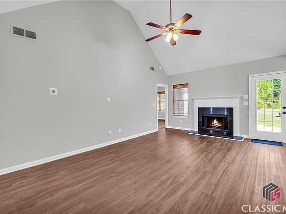 4th image of 230 Northwood Drive