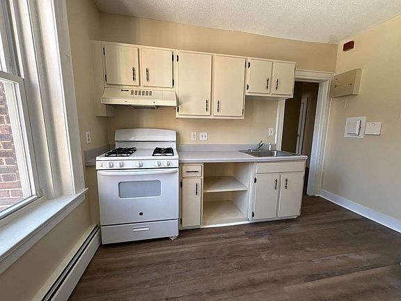 5th image of 36 Derby Ave APT 8C