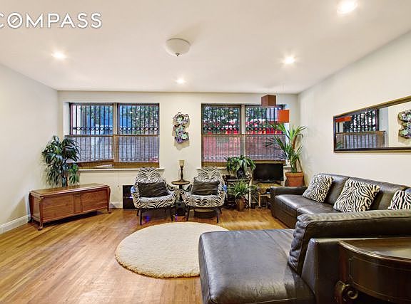 4th image of 17 Cornelia St APT 1A