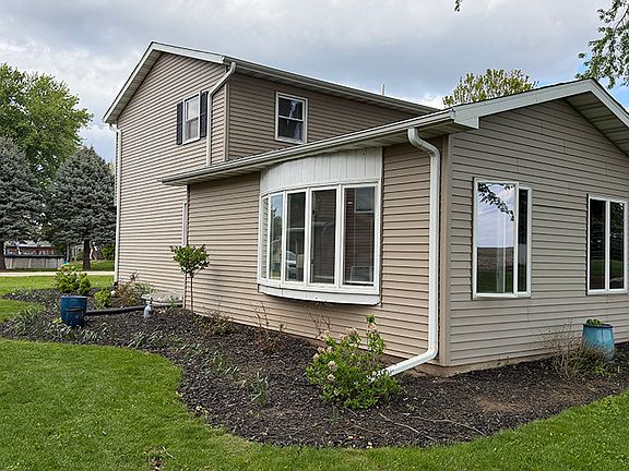 4th image of 134 Riverview Dr