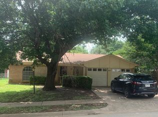 304 Chapman St, Crowley, TX 76036