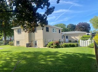 687 Timothy Ln, Des Plaines, IL 60016