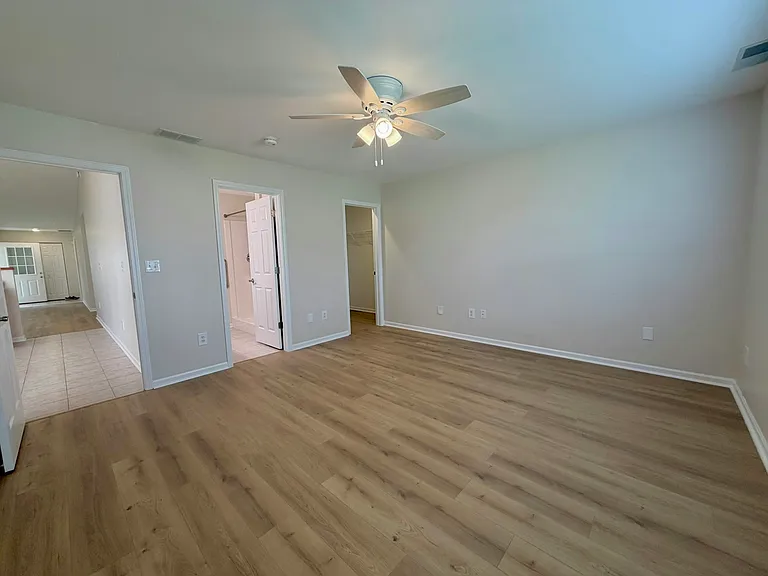 1727 Chestnut Dr — Photo 9
