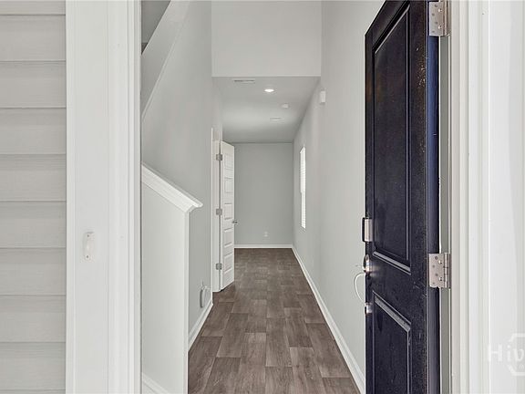 3rd image of 100 Crimson Lane