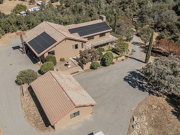 4th image of 35085 Auberry Rd