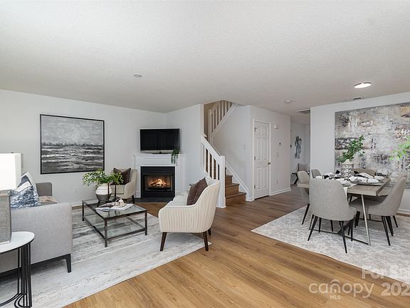 3rd image of 6826 Cypress Tree Ln
