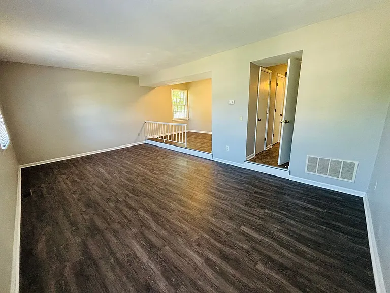 2712 Wellesley Ct — Photo 8