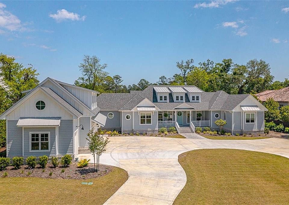 1st image of 135 Stillwater Dr