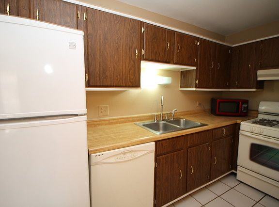 2nd image of 5333 Waterbury Dr #306