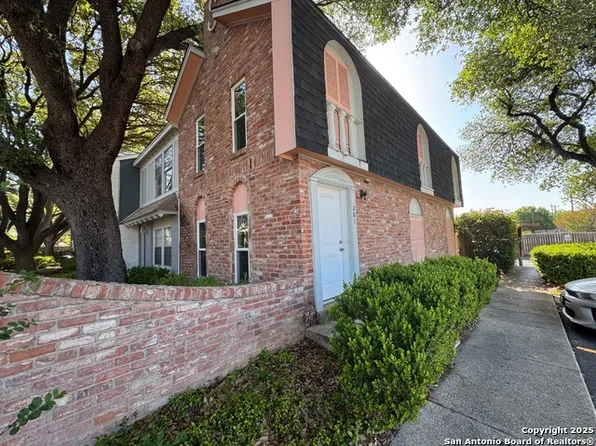 2811 Woodbury Dr APT 201, San Antonio, TX 78217