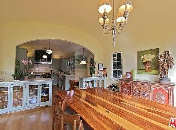 5th image of 10533 Troon Ave