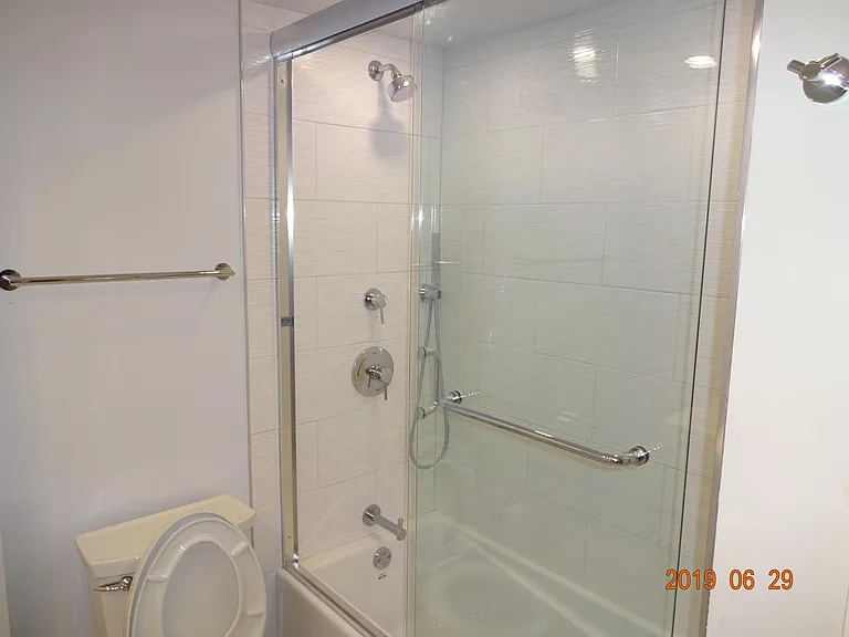 233 E Erie St #2006 — Photo 9