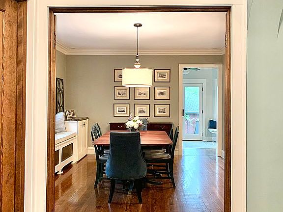 2nd image of 1009 N Elmwood Ave
