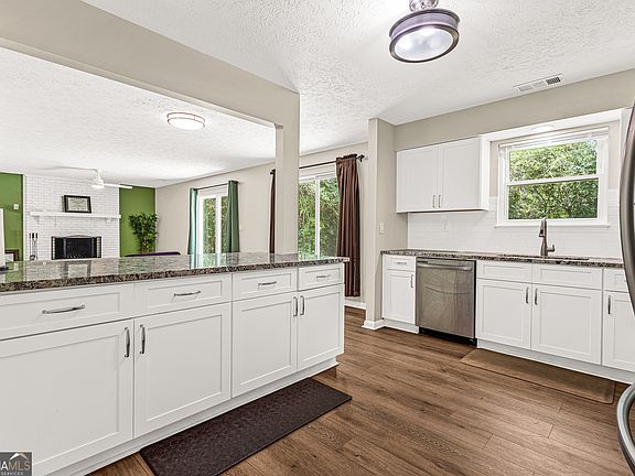 5th image of 3926 Dalhouise Ln