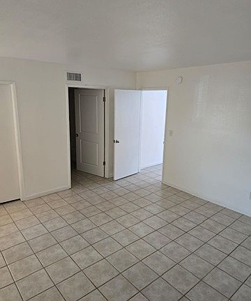 5th image of 845 W Commercial Ave APT 4