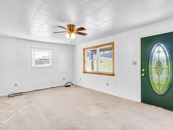 5th image of 2027 Fairlawn Dr