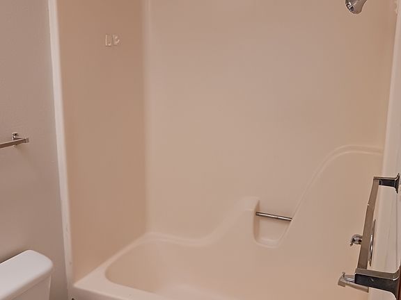 4th image of 4504 Annunciation St #4504