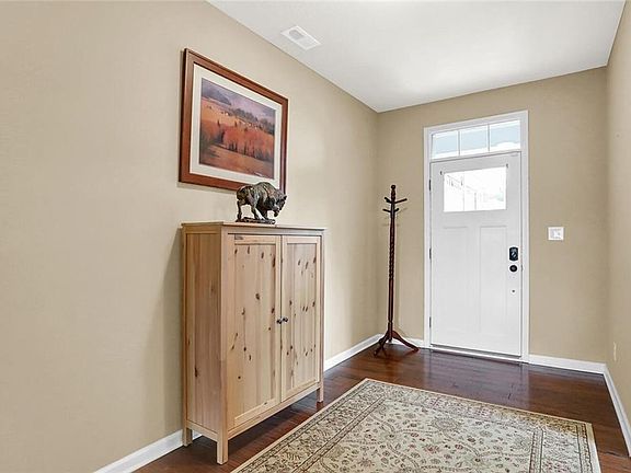 4th image of 13292 Regina Ct