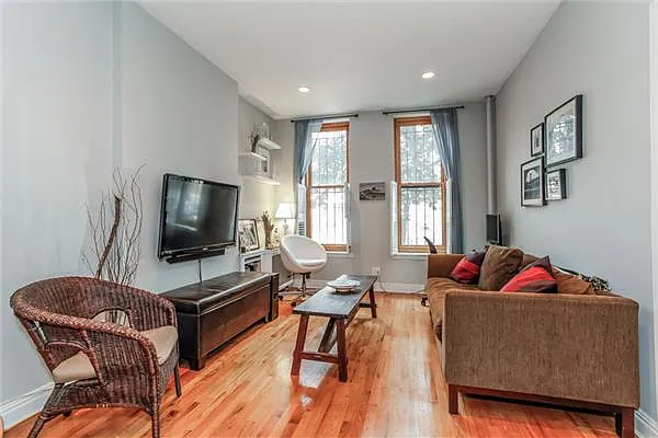 Sold by Avenue Sotheby's International Realty | media 10