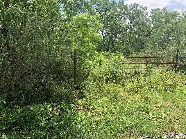 2nd image of 452 Ramos Ln