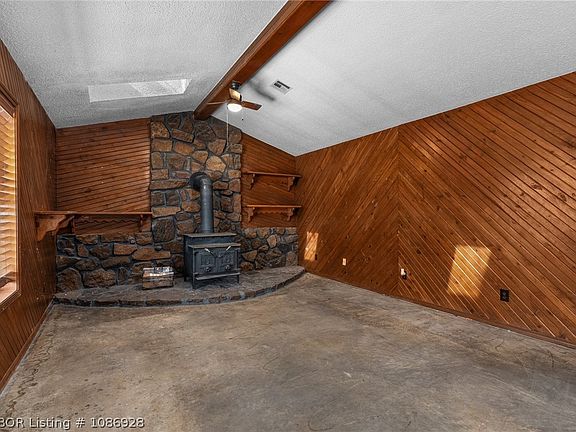 3rd image of 472501 E 1127th Rd