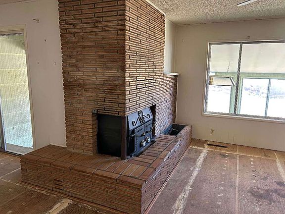 3rd image of 11937 East St