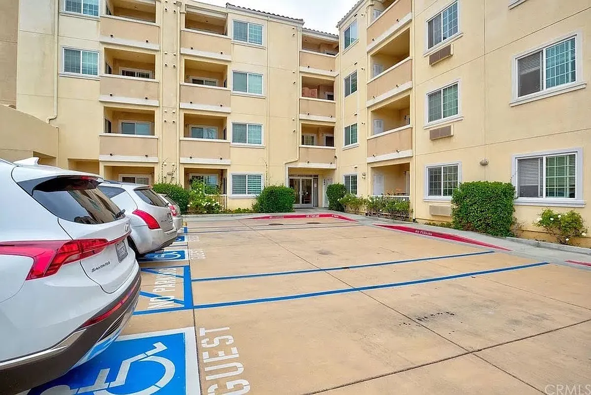 Building Photo - 3120 Sepulveda Blvd #411