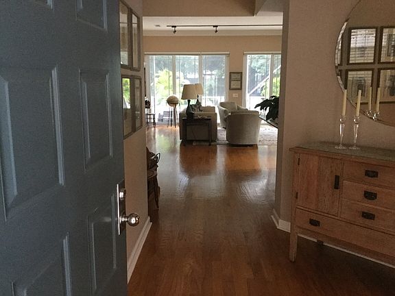 3rd image of 309 Kelsey Park Cir