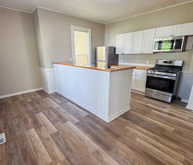946 Muskegon Ave NW #2 — Photo 1