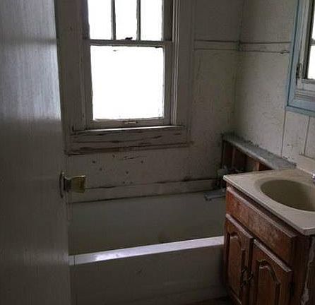 4th image of 433 N Oakland Ave