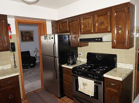 3rd image of 5155 N McVicker Ave