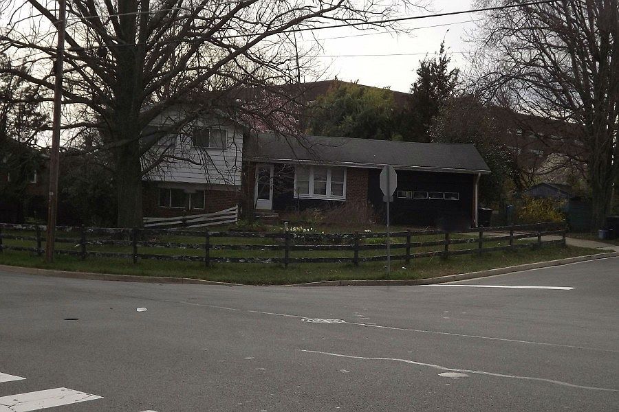 1st image of 11009 Fairchester Dr