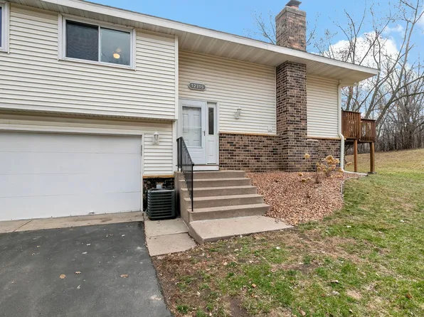 12315 Oak Leaf Ct, Burnsville, MN 55337