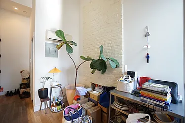 Rented by Rennit Inc.