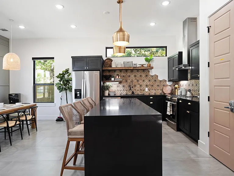 207 S Lockwood Dr #1 — Photo 11