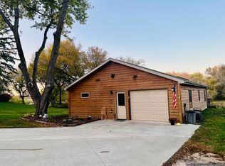 209 4th St NW, Rockford, IA 50468